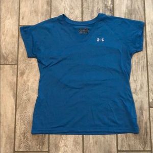 UA women’s workout tee